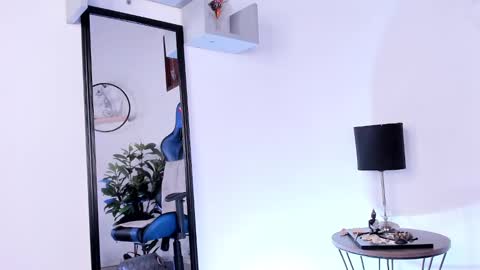 Antonia online show from 12-20-24, 11:47