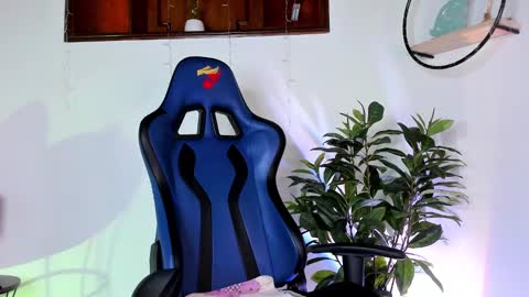 Antonia online show from 01-18-25, 11:44