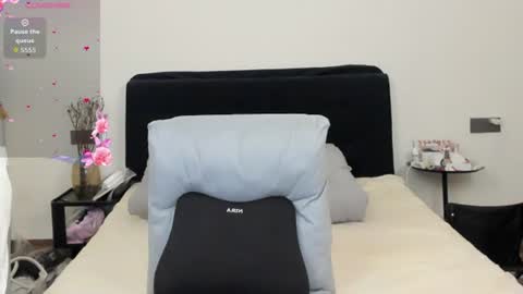 Snapshot of antoniaina chatting on 07-10-26, 01:03 Aina online show from 07-10-26, 01:03