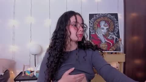 Antonia online show from 02-18-25, 01:10