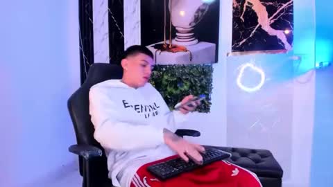 brendan and stiiven online show from 12-04-24, 06:44