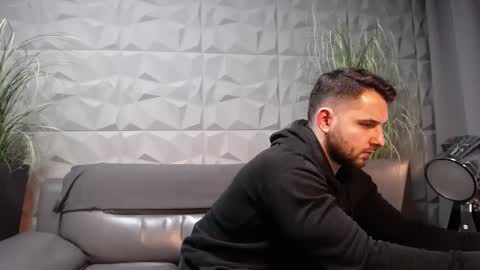 Snapshot of antoniovalentinidiamond chatting on 01-23-25, 08:13 HI My name is Antonio online show from 01-23-25, 08:13