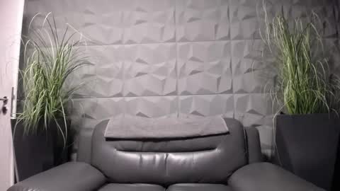 Snapshot of antoniovalentinidiamond chatting on 02-05-25, 08:04 HI My name is Antonio online show from 02-05-25, 08:04