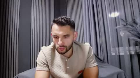 Snapshot of antoniovalentinidiamond chatting on 09-21-25, 07:04 HI My name is Antonio online show from 09-21-25, 07:04
