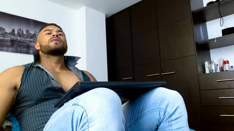 Snapshot of antonydangelo chatting on 01-12-25, 07:21 ANTONY D ANGELO online show from 01-12-25, 07:21