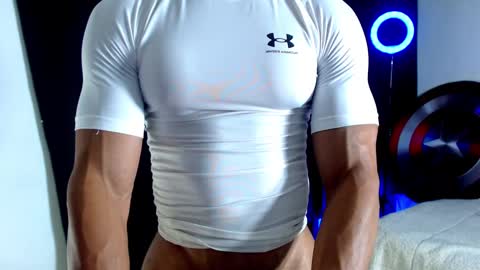 Instagram miguelangel1802  online show from 10-22-25, 05:34