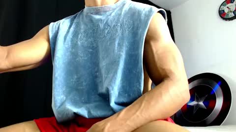 Instagram miguelangel1802  online show from 11-30-25, 06:45