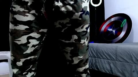 Instagram miguelangel1802  online show from 01-07-26, 04:53