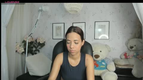 Snapshot of antoonellaa chatting on 11-22-25, 12:15 antoonellaa online show from 11-22-25, 12:15