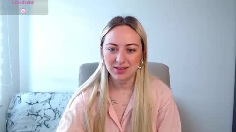 Snapshot of anttoniia chatting on 02-16-25, 03:16 Antonia online show from 02-16-25, 03:16