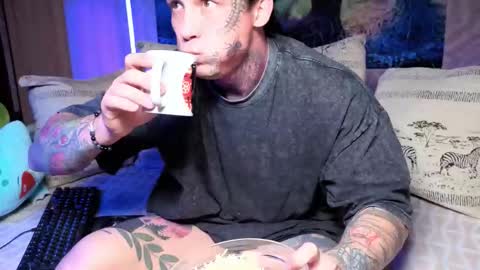 Tom online show from 11-03-25, 03:24