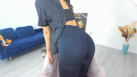 Anya online show from 04-16-26, 03:40