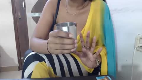 Snapshot of anya_kapoor chatting on 09-23-25, 04:21 anya kapoor no face online show from 09-23-25, 04:21