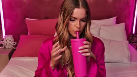 Anya online show from 03-06-25, 01:58