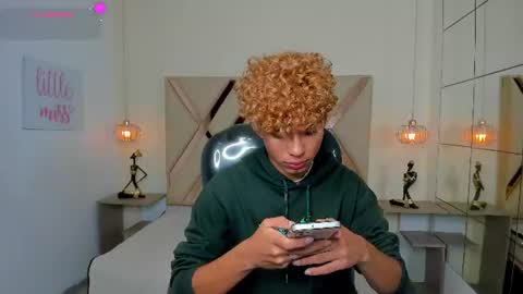 Snapshot of anyelotwink chatting on 07-13-26, 04:04 anyelotwink online show from 07-13-26, 04:04
