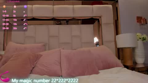 Anyi online show from 12-15-25, 04:17