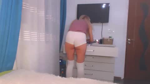 An online show from 01-11-25, 01:59