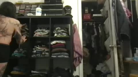 Snapshot of anytimexcowboy chatting on 10-10-25, 04:55 cowboy online show from 10-10-25, 04:55