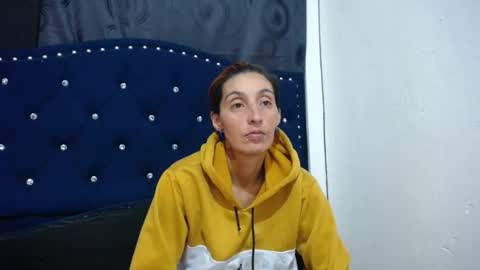 Snapshot of anyu_1306 chatting on 01-10-25, 09:02 anyu online show from 01-10-25, 09:02