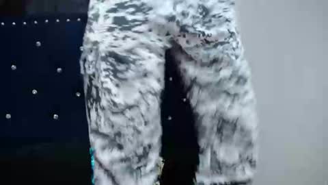 Snapshot of anyu_1306 chatting on 02-15-25, 05:30 anyu online show from 02-15-25, 05:30