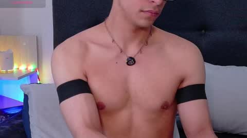 Snapshot of aodaboyy chatting on 05-10-26, 01:05 aodaboy online show from 05-10-26, 01:05