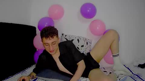 Snapshot of aogut17 chatting on 06-22-26, 03:25 aogut17 online show from 06-22-26, 03:25