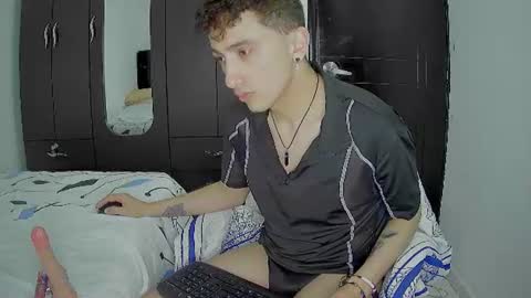 Snapshot of aogut17 chatting on 07-29-26, 01:15 aogut17 online show from 07-29-26, 01:15