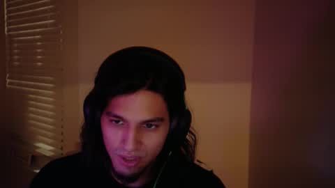 Snapshot of apachewithawebcam chatting on 11-05-25, 06:24 ApacheWithWebcam online show from 11-05-25, 06:24