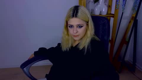 ApheliaStar online show from 10-31-25, 03:57