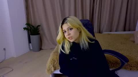 ApheliaStar online show from 11-28-25, 03:04