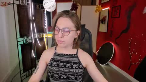 Snapshot of aphexqueen chatting on 02-18-25, 09:10 APHEX QUEEN online show from 02-18-25, 09:10