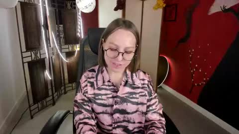 Snapshot of aphexqueen chatting on 02-23-25, 01:10 APHEX QUEEN online show from 02-23-25, 01:10