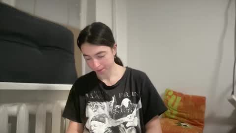 Snapshot of aphr0dite22 chatting on 03-16-26, 08:24 aphr0dite22 online show from 03-16-26, 08:24