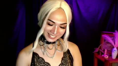 Snapshot of aphr0dite_x chatting on 01-20-25, 11:24 Roman Goddess online show from 01-20-25, 11:24