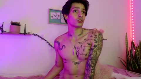 Snapshot of apolo01_ chatting on 12-22-24, 06:26 Apolo online show from 12-22-24, 06:26