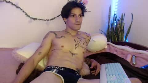 Snapshot of apolo01_ chatting on 12-23-24, 05:11 Apolo online show from 12-23-24, 05:11