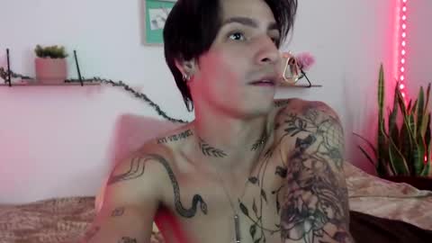 Snapshot of apolo01_ chatting on 01-01-25, 05:00 Apolo online show from 01-01-25, 05:00