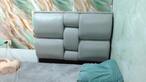 Snapshot of apolo01_ chatting on 09-17-25, 06:53 Apolo online show from 09-17-25, 06:53