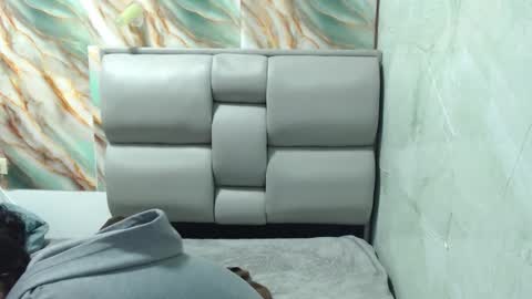 Snapshot of apolo01_ chatting on 10-19-25, 02:34 Apolo online show from 10-19-25, 02:34