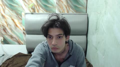 Snapshot of apolo01_ chatting on 10-19-25, 05:24 Apolo online show from 10-19-25, 05:24