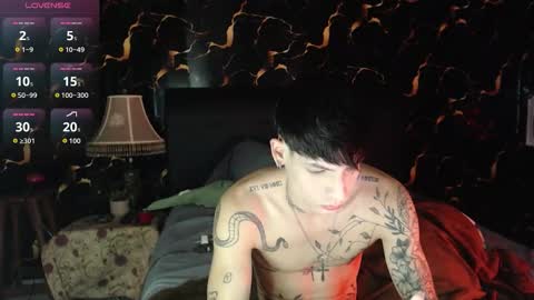 Snapshot of apolo01_ chatting on 11-17-25, 10:48 Apolo online show from 11-17-25, 10:48