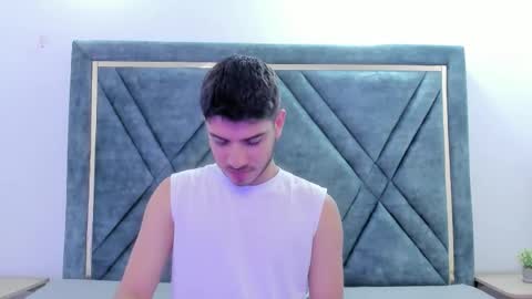 Snapshot of apolo_grayy chatting on 02-18-26, 05:36 Apolo Grayy online show from 02-18-26, 05:36