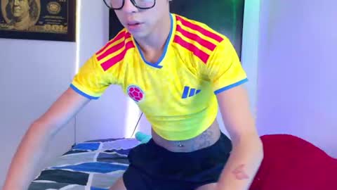 Snapshot of apolo_prince1 chatting on 06-17-26, 01:08 Apolo online show from 06-17-26, 01:08
