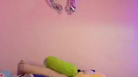 Snapshot of apolo_prince1 chatting on 07-14-26, 02:05 Apolo online show from 07-14-26, 02:05