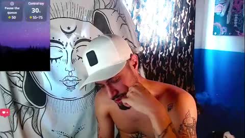 Snapshot of apolo_s chatting on 01-25-25, 08:31 Andres online show from 01-25-25, 08:31