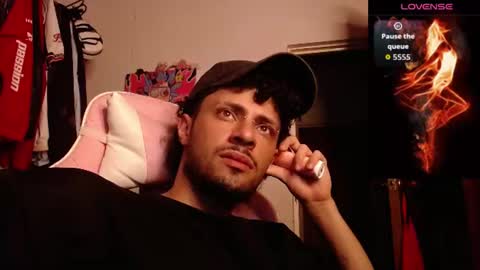 Snapshot of apolo_s chatting on 06-14-26, 04:03 Andres online show from 06-14-26, 04:03