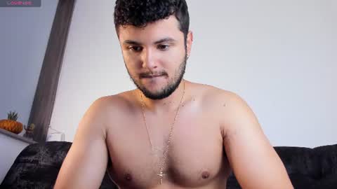 Snapshot of apoloklein_ chatting on 07-23-26, 10:40 Apolo Klein online show from 07-23-26, 10:40