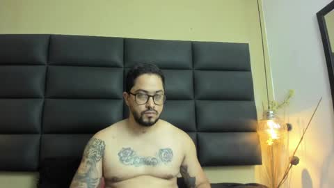 Snapshot of apolomarcos_ chatting on 04-17-26, 04:26 marcos online show from 04-17-26, 04:26