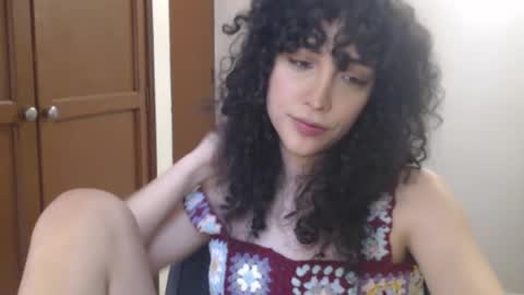 Snapshot of apolosbitch chatting on 03-10-25, 07:29 Nix online show from 03-10-25, 07:29