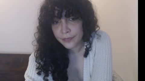 Snapshot of apolosbitch chatting on 02-25-26, 02:21 Nix online show from 02-25-26, 02:21